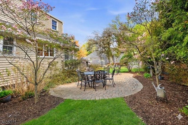 217 Jeffer St, Ridgewood Village, NJ 07450