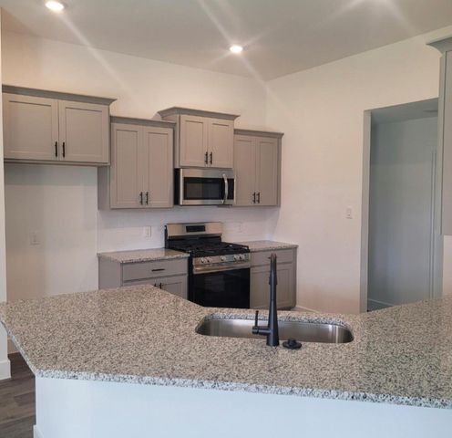 4317 Leslies Way, Dickinson, TX 77539