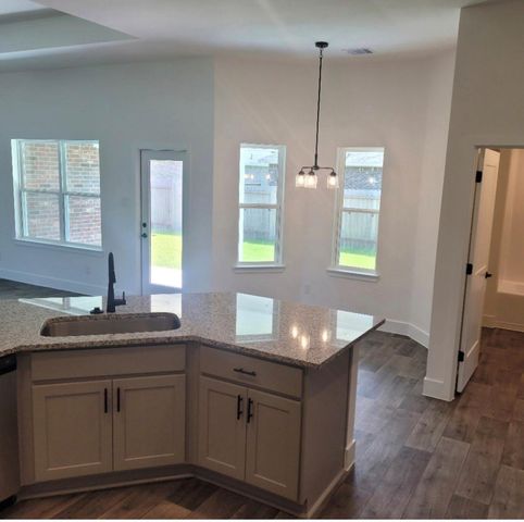 4317 Leslies Way, Dickinson, TX 77539