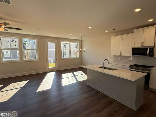 927 Crestmanor Drive, Marietta, GA 30008