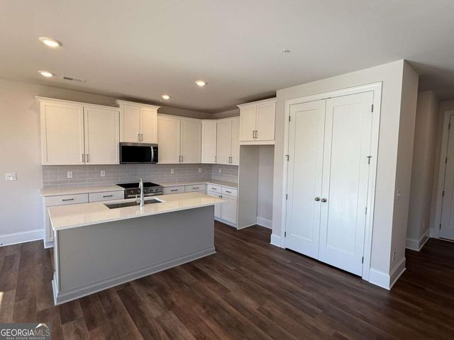 927 Crestmanor Drive, Marietta, GA 30008