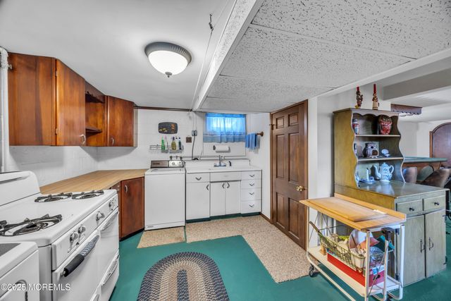 143 Safran Avenue, Edison, NJ 08837