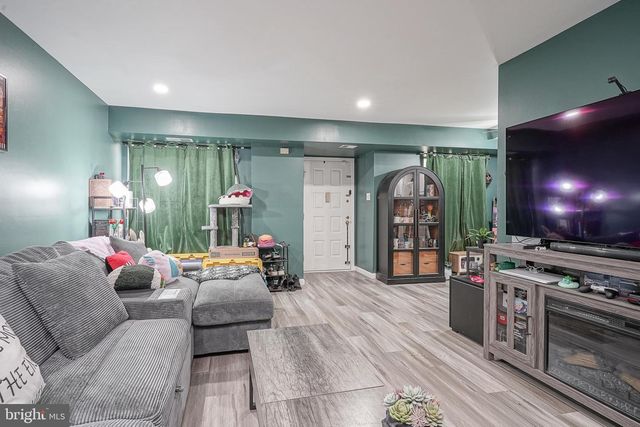 2205 GREENWOOD DR, Lindenwold, NJ 08021