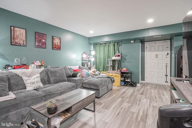 2205 GREENWOOD DR, Lindenwold, NJ 08021