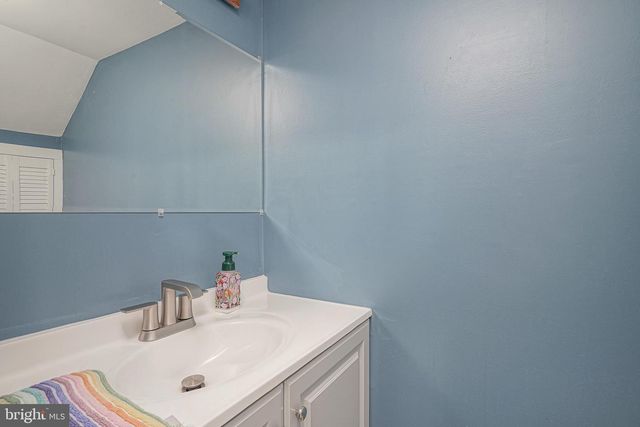 2205 GREENWOOD DR, Lindenwold, NJ 08021