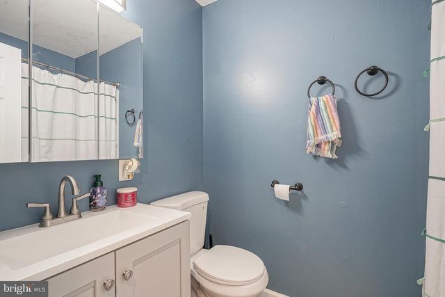 2205 GREENWOOD DR, Lindenwold, NJ 08021