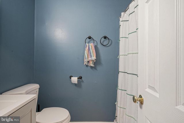 2205 GREENWOOD DR, Lindenwold, NJ 08021