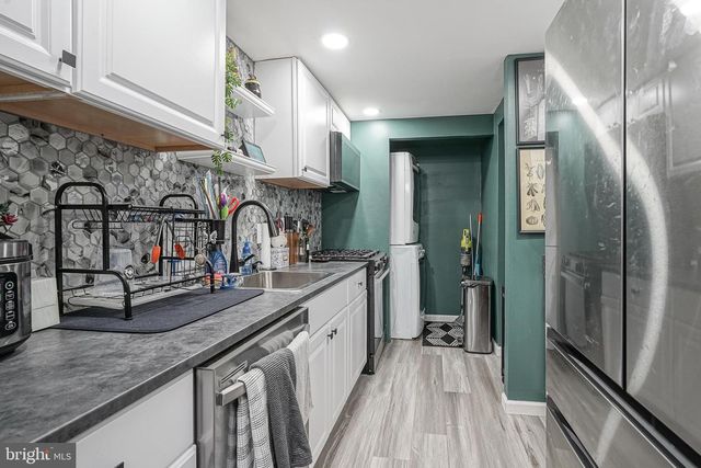 2205 GREENWOOD DR, Lindenwold, NJ 08021