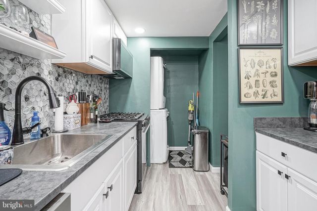 2205 GREENWOOD DR, Lindenwold, NJ 08021