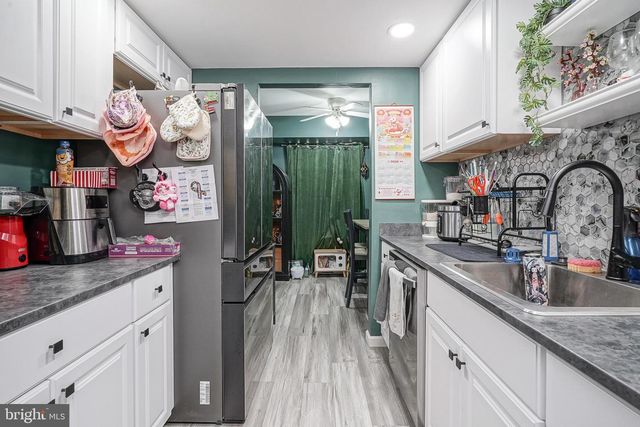2205 GREENWOOD DR, Lindenwold, NJ 08021