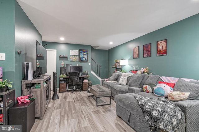 2205 GREENWOOD DR, Lindenwold, NJ 08021