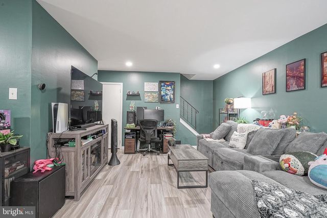 2205 GREENWOOD DR, Lindenwold, NJ 08021