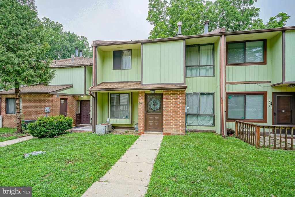 2205 GREENWOOD DR, Lindenwold, NJ 08021