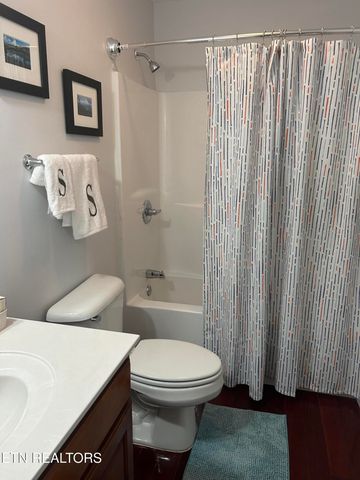 135 Central Ave, Benton, TN 37307