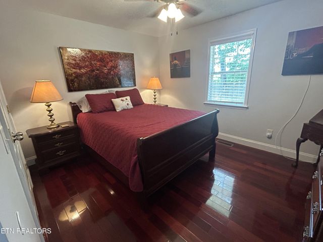135 Central Ave, Benton, TN 37307