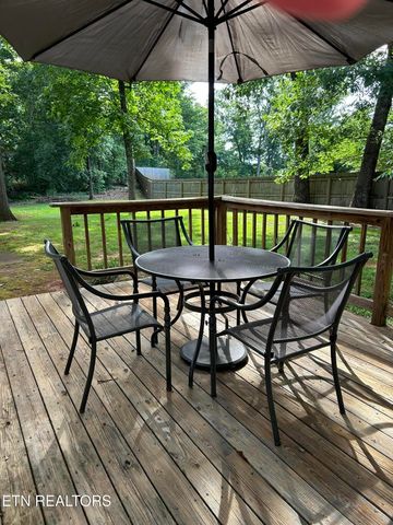 135 Central Ave, Benton, TN 37307
