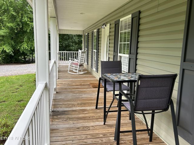 135 Central Ave, Benton, TN 37307