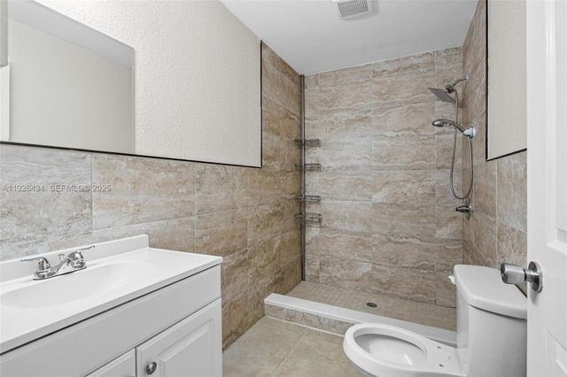 1472 SW 44th Ave 1, Fort Lauderdale, FL 33317