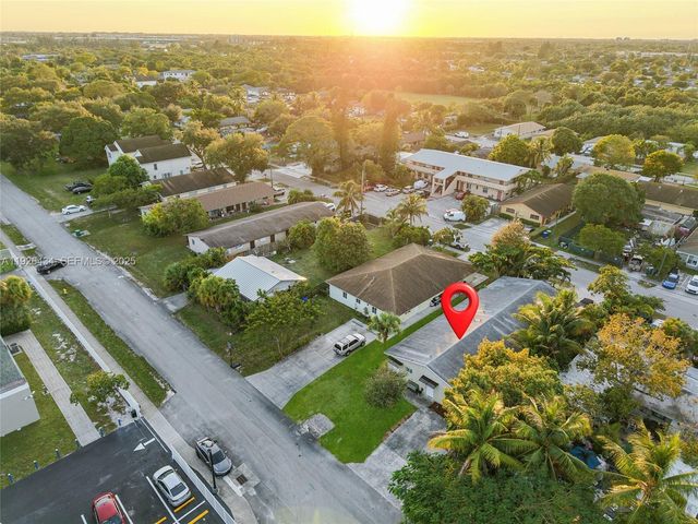 1472 SW 44th Ave 1, Fort Lauderdale, FL 33317