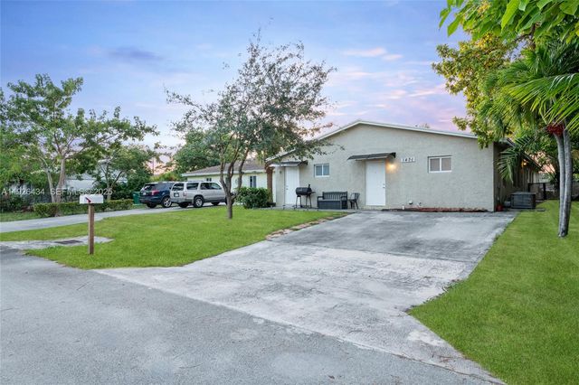 1472 SW 44th Ave 1, Fort Lauderdale, FL 33317