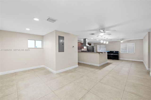 1472 SW 44th Ave 1, Fort Lauderdale, FL 33317