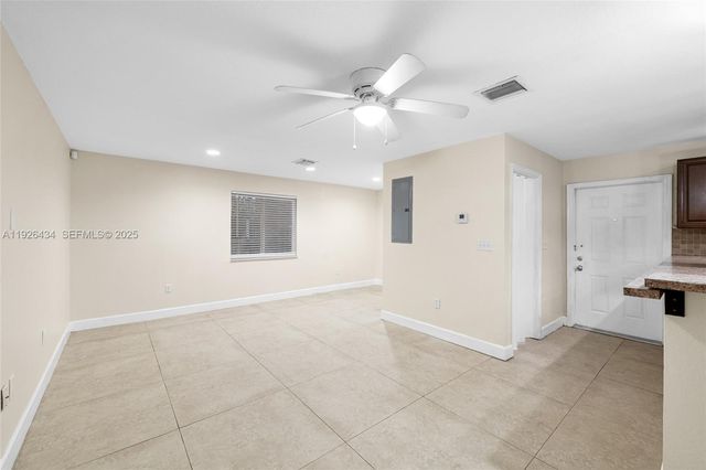1472 SW 44th Ave 1, Fort Lauderdale, FL 33317