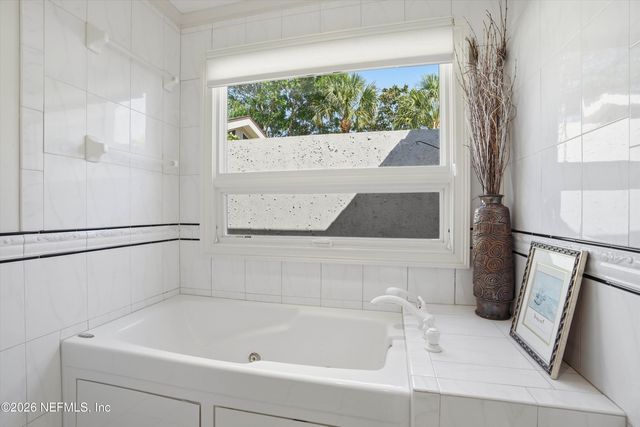 128 LAKE JULIA Drive N, Ponte Vedra Beach, FL 32082