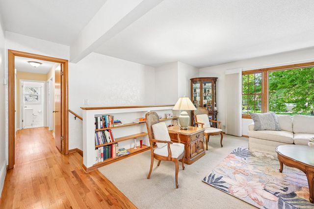 5137 Duggan Plaza, Edina, MN 55439