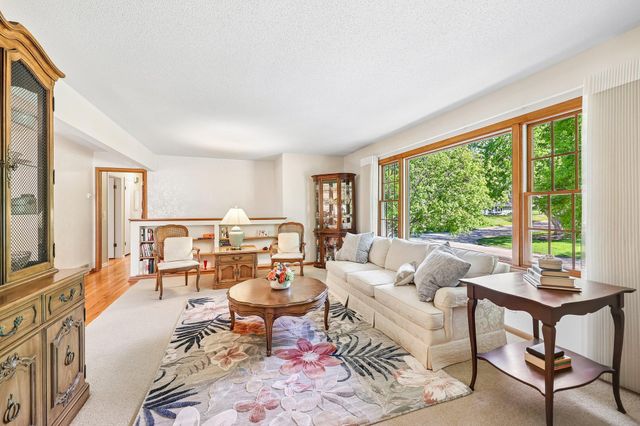 5137 Duggan Plaza, Edina, MN 55439