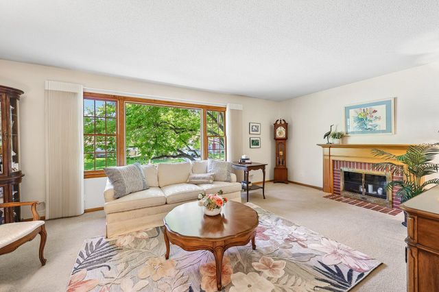 5137 Duggan Plaza, Edina, MN 55439