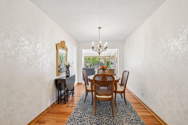 5137 Duggan Plaza, Edina, MN 55439