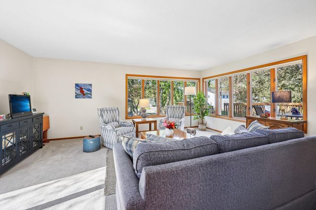 5137 Duggan Plaza, Edina, MN 55439
