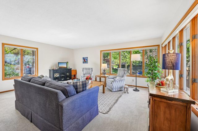 5137 Duggan Plaza, Edina, MN 55439
