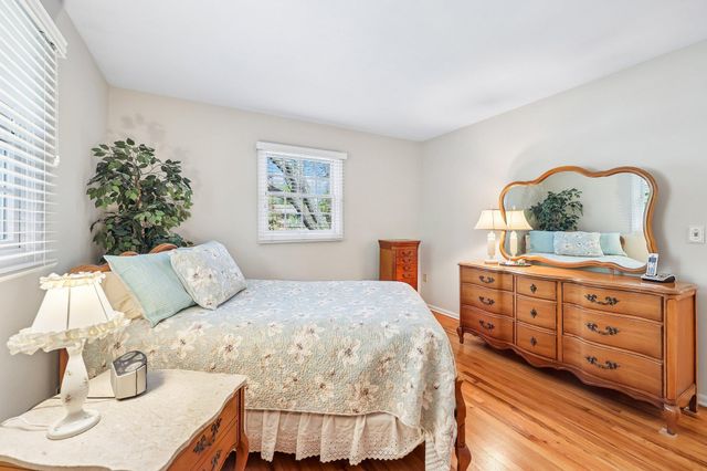 5137 Duggan Plaza, Edina, MN 55439