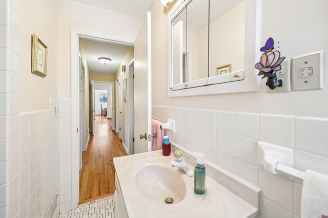 5137 Duggan Plaza, Edina, MN 55439