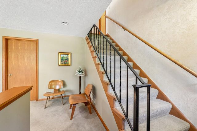 5137 Duggan Plaza, Edina, MN 55439