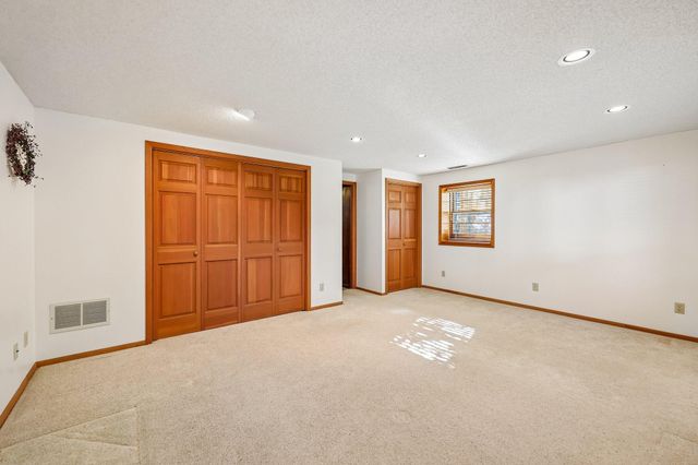 5137 Duggan Plaza, Edina, MN 55439