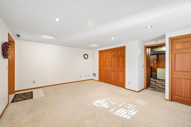 5137 Duggan Plaza, Edina, MN 55439