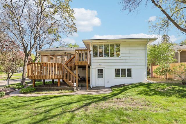 5137 Duggan Plaza, Edina, MN 55439
