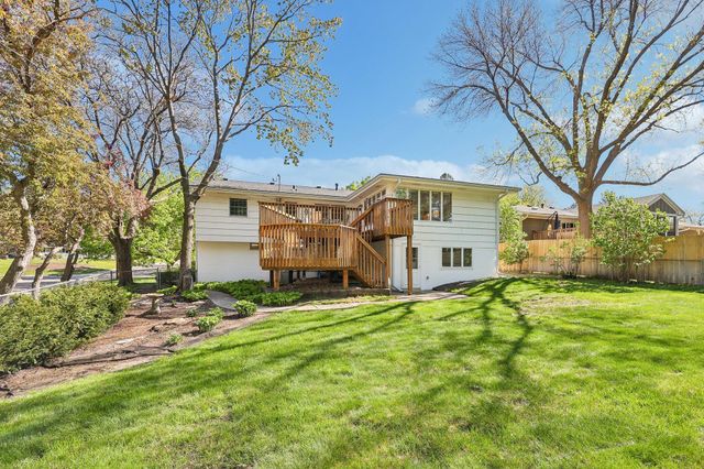 5137 Duggan Plaza, Edina, MN 55439