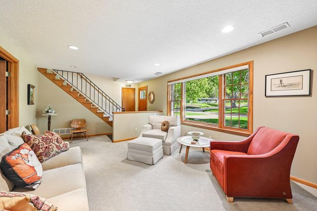 5137 Duggan Plaza, Edina, MN 55439