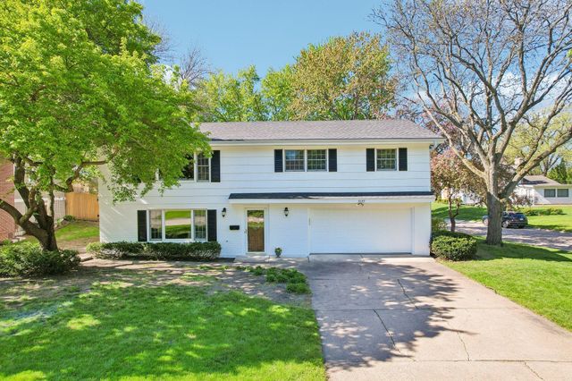 5137 Duggan Plaza, Edina, MN 55439