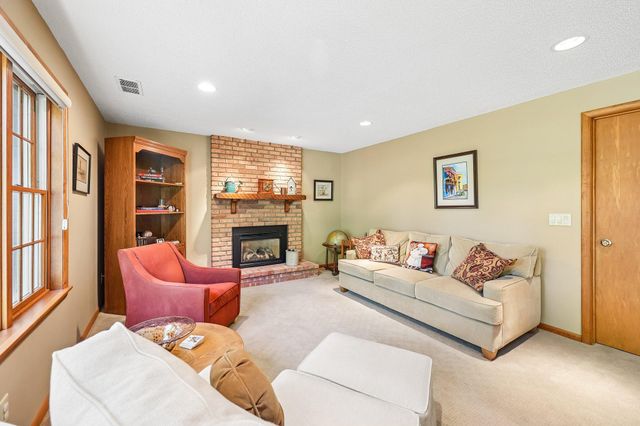 5137 Duggan Plaza, Edina, MN 55439