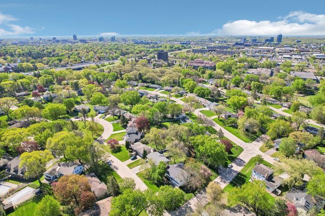5137 Duggan Plaza, Edina, MN 55439