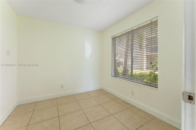 10521 SW 157th Pl 102, Miami, FL 33196