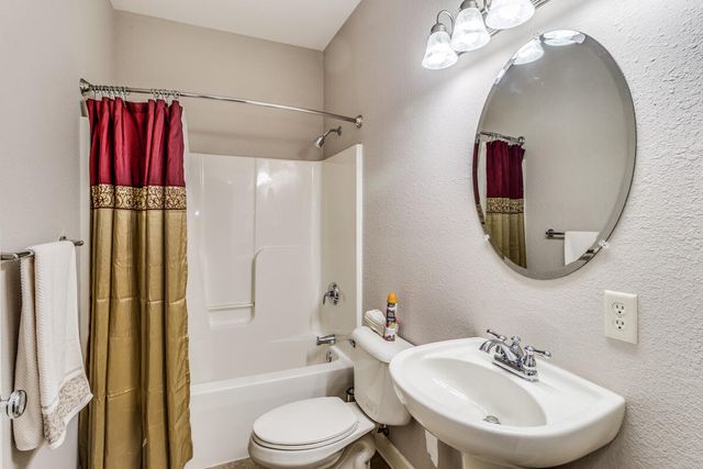 7024 Green Ridge Boulevard, Battle Creek, MI 49017