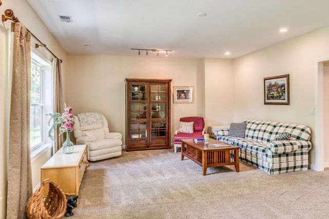 7024 Green Ridge Boulevard, Battle Creek, MI 49017