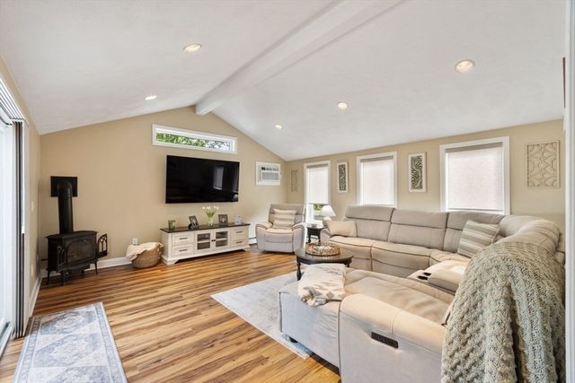 3 Maryvale Ln, Peabody, MA 01960