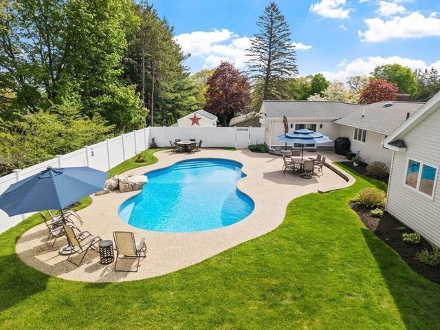 3 Maryvale Ln, Peabody, MA 01960