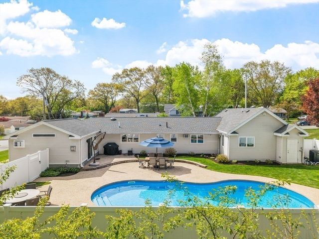 3 Maryvale Ln, Peabody, MA 01960